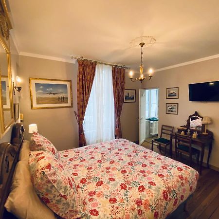 Hotel DDay Aviators Le Manoir Arromanches-les-Bains Esterno foto