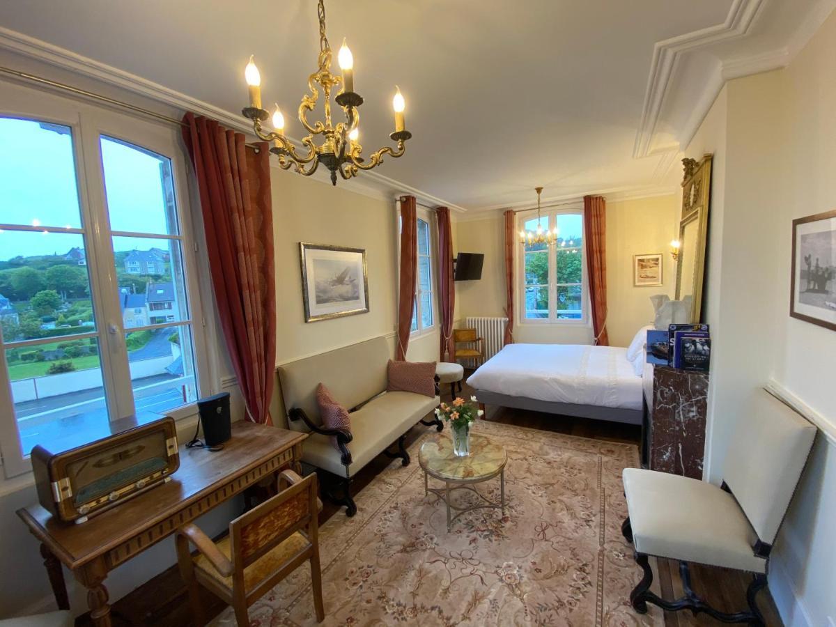 Hotel DDay Aviators Le Manoir Arromanches-les-Bains Esterno foto
