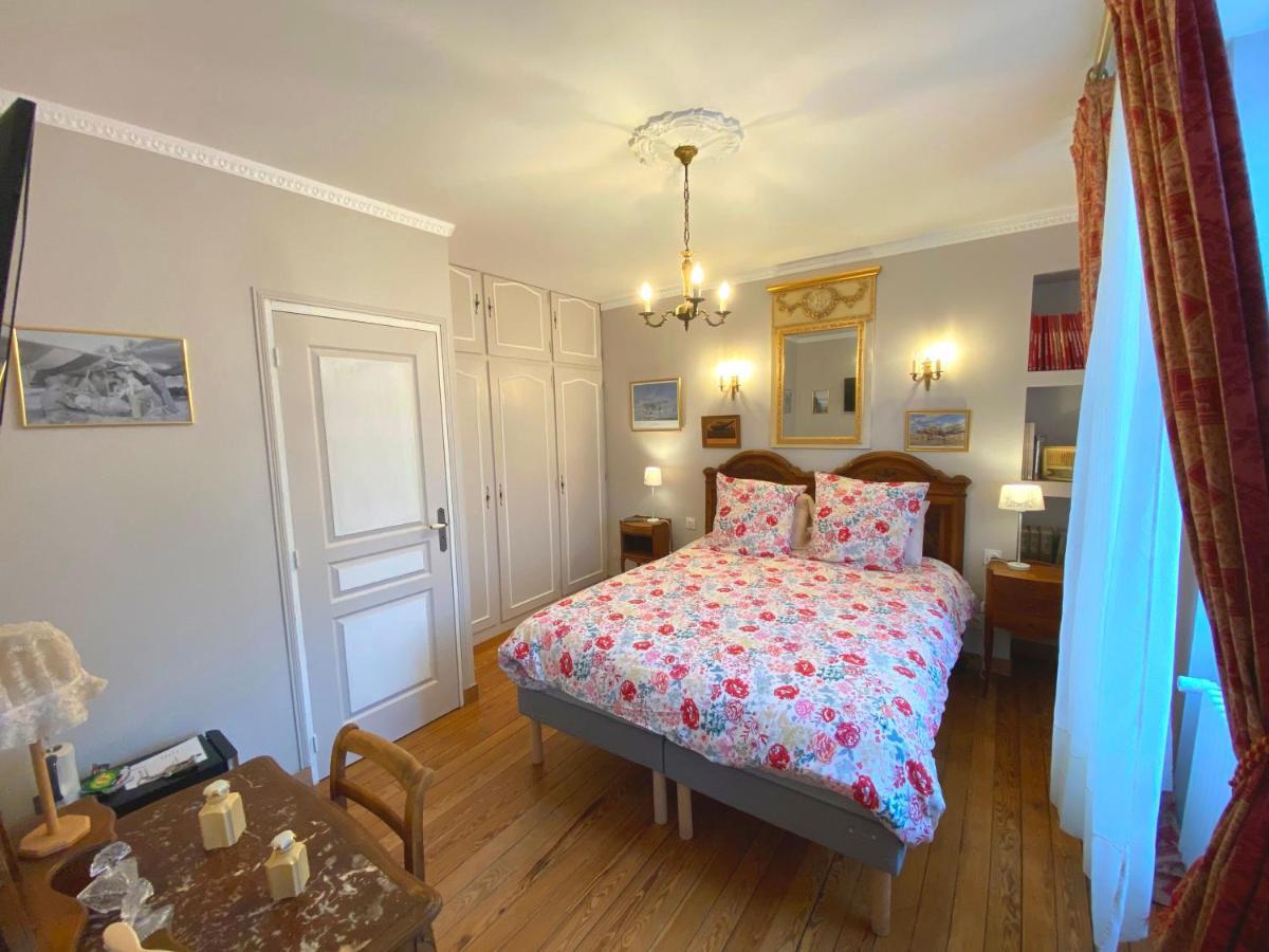 Hotel DDay Aviators Le Manoir Arromanches-les-Bains Esterno foto