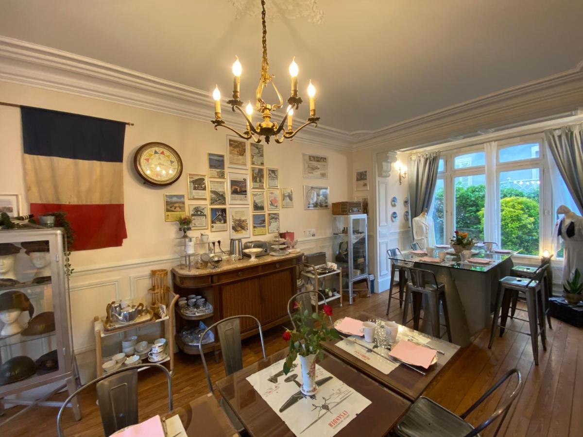 Hotel DDay Aviators Le Manoir Arromanches-les-Bains Esterno foto