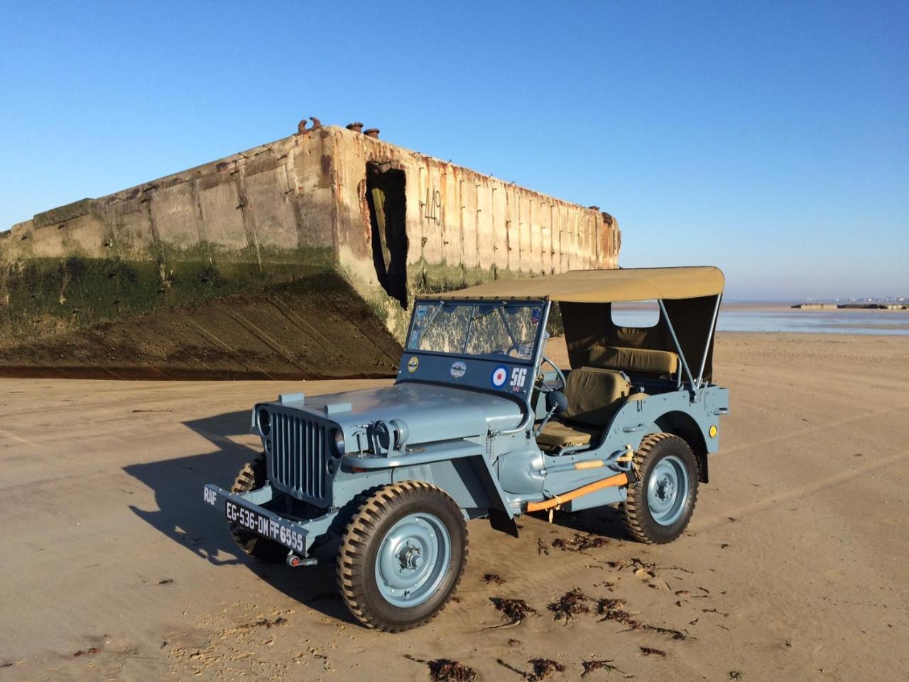 Hotel DDay Aviators Le Manoir Arromanches-les-Bains Esterno foto