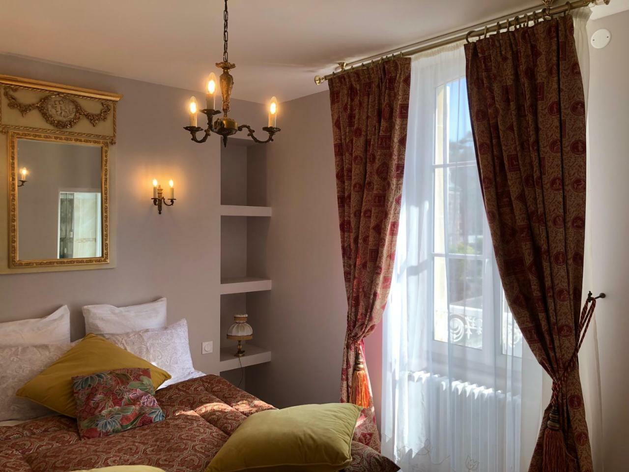 Hotel DDay Aviators Le Manoir Arromanches-les-Bains Esterno foto