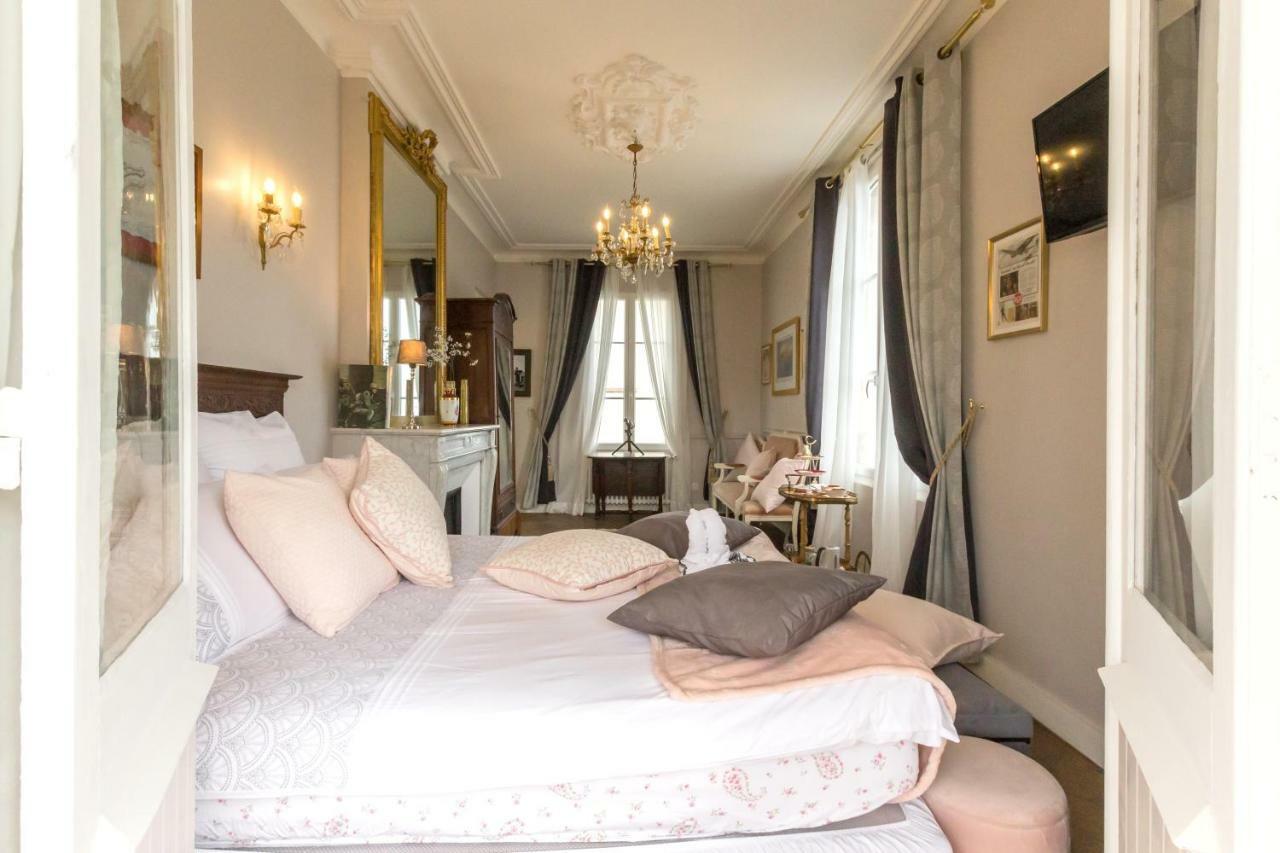 Hotel DDay Aviators Le Manoir Arromanches-les-Bains Esterno foto